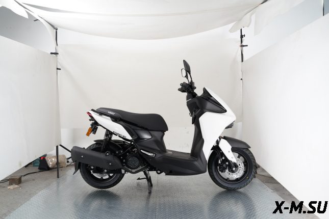 Скутер X-MOTORS CYCLONE PRO